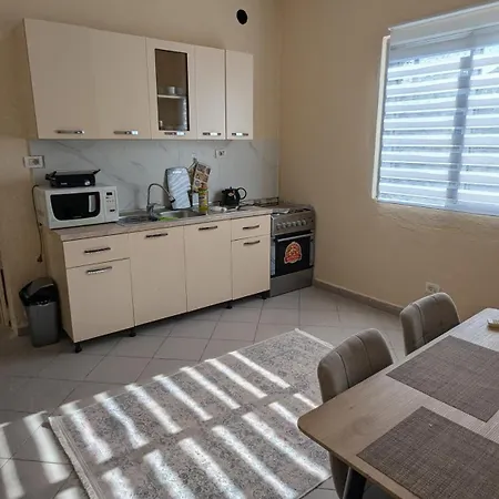 Jasemine Private House 别墅 Shkodër
